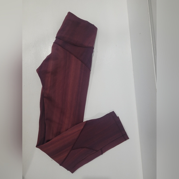 Lululemon In Movement Tight 25"  Sz 2 Style Number: W5CIOS HighRise - Picture 5 of 13